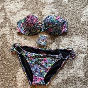 Victoria’s Secret bikini